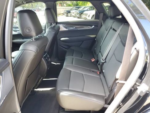 Certified 2023 Cadillac XT5 Sportv w/ Technology Package AWD/4WD image 12