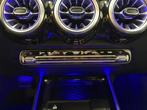 Certified 2025 Mercedes-Benz GLB 250 image 19