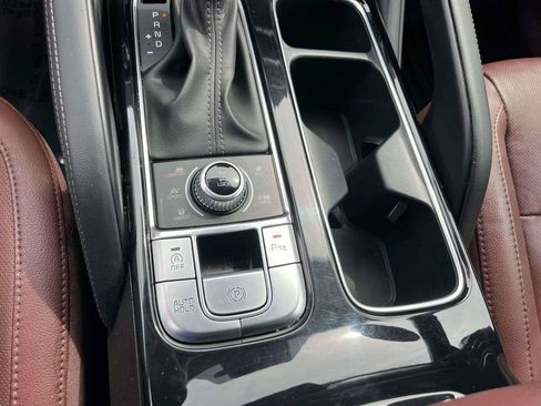 Used 2023 Kia Telluride EX w/ EX Captain's Chair Package AWD/4WD image 23