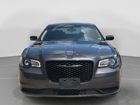 Used 2023 Chrysler 300 Touring w/ Sport Appearance Package RWD image 9