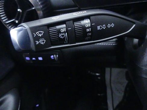 Used 2025 Chevrolet Blazer EV LT AWD/4WD image 18