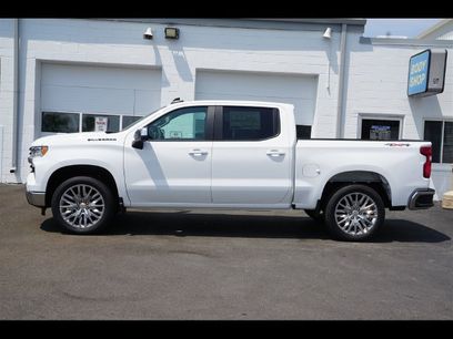 New 2026 Chevrolet Silverado 1500 LT w/ LPO, Dark Essentials Package
