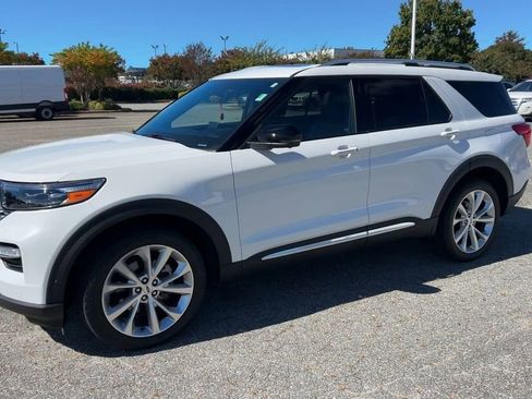 Used 2022 Ford Explorer Platinum w/ Equipment Group 601A image 30