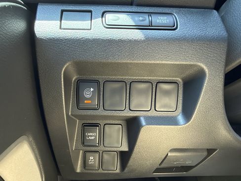 Used 2025 Nissan Frontier SV RWD image 29