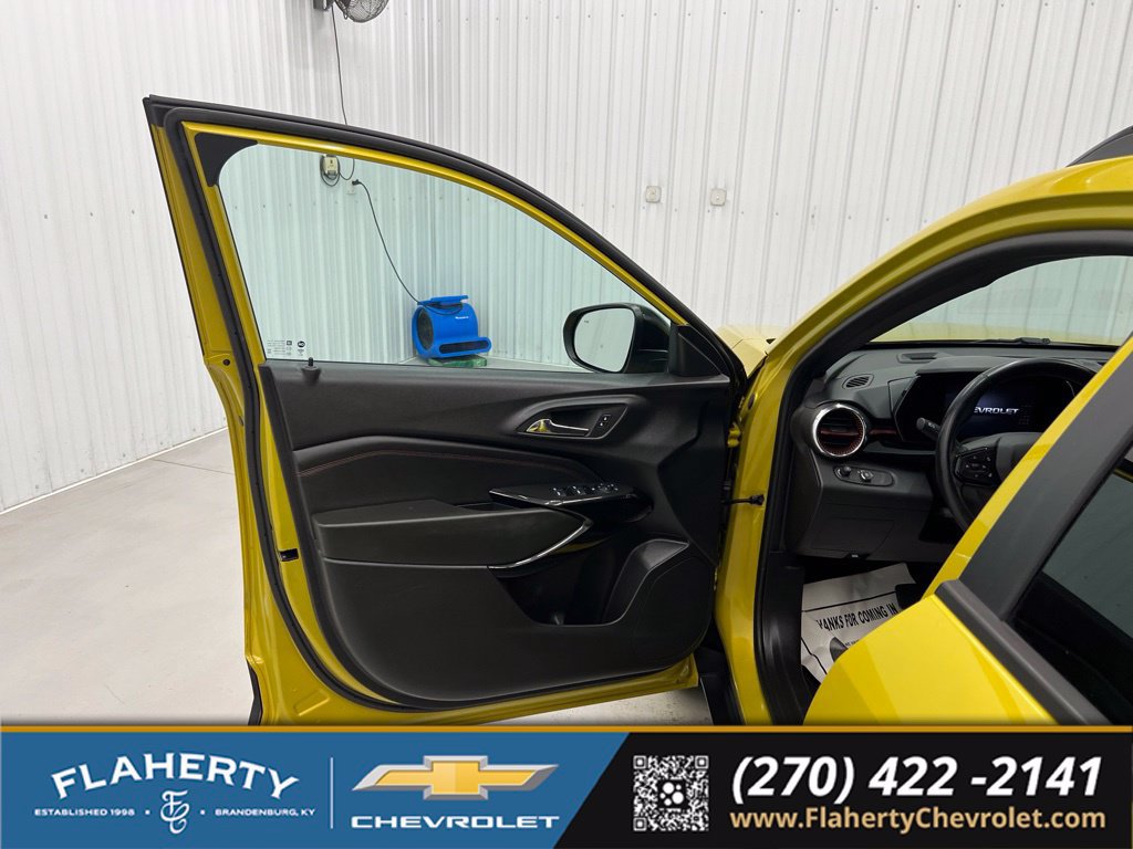Used 2024 Chevrolet Trax RS w/ Driver Confidence Package FWD image 8