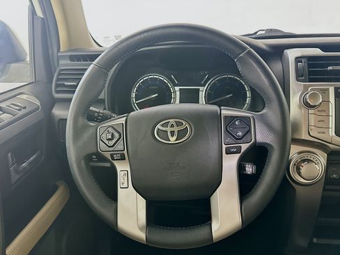 Used 2016 Toyota 4Runner SR5 Premium image 17