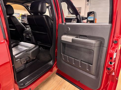 Used 2015 Ford F250 Lariat w/ Lariat Ultimate Package image 17