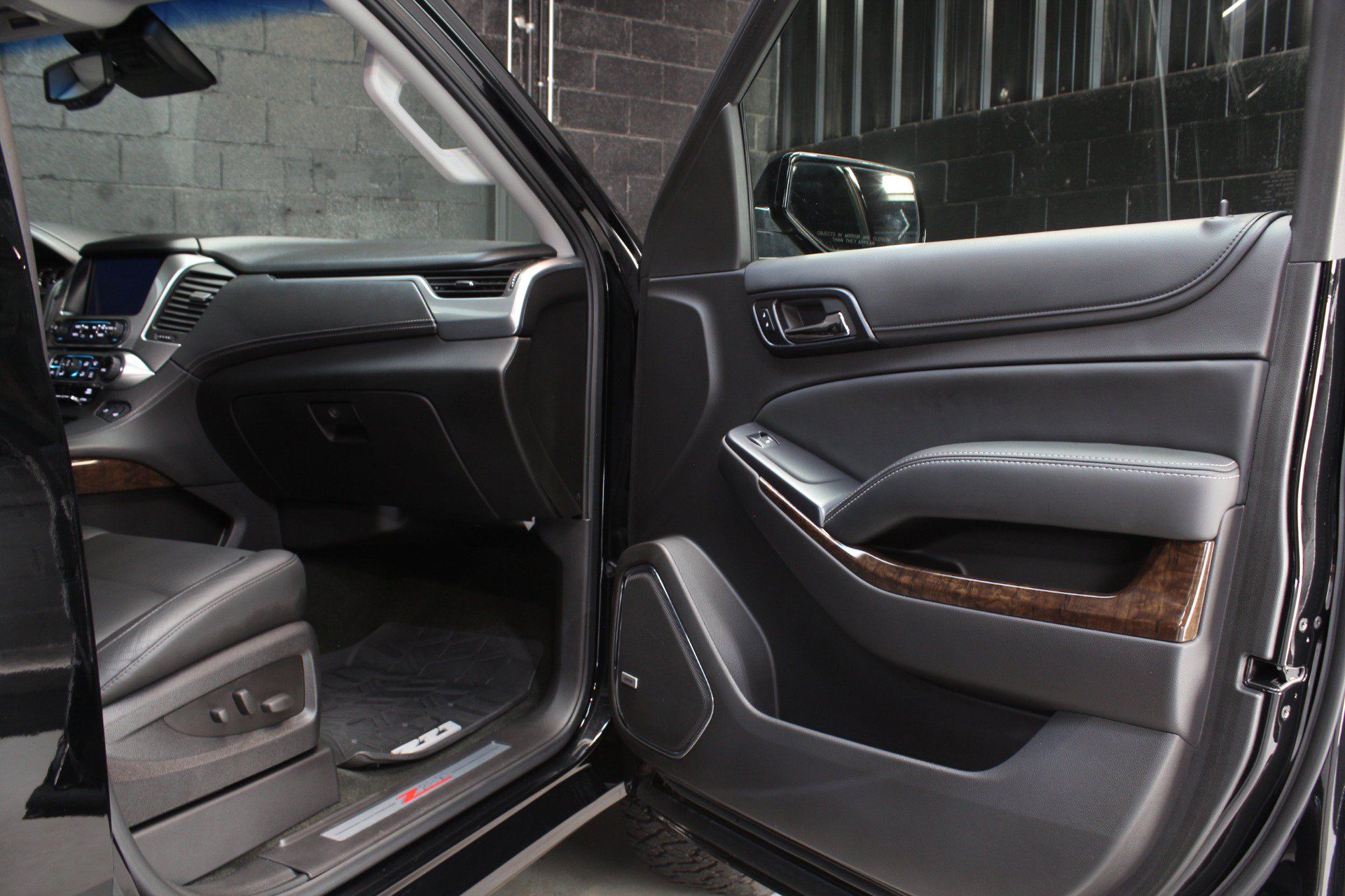 Used 2015 Chevrolet Tahoe LT AWD/4WD image 24