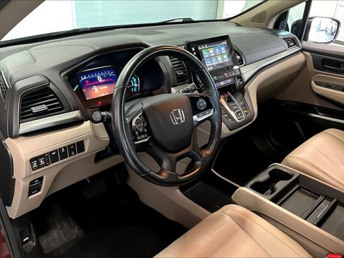 Used 2018 Honda Odyssey EX-L image 2