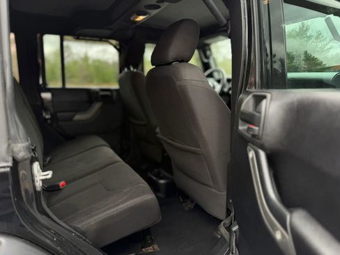 Used 2015 Jeep Wrangler Unlimited Sport w/ Quick Order Package 23S AWD/4WD image 22