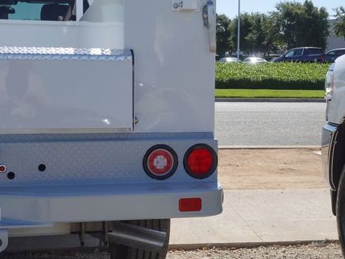 New 2024 RAM 3500 Tradesman w/ Chrome Appearance Group image 9