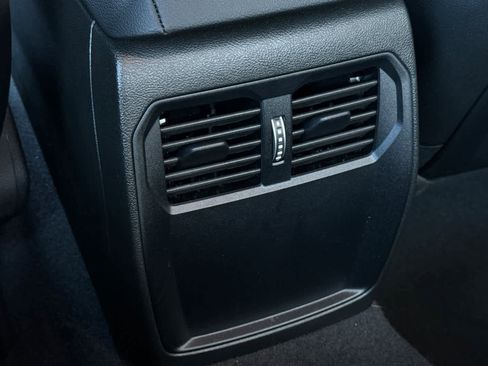 Used 2025 BMW 230i Coupe w/ M Sport Package image 14