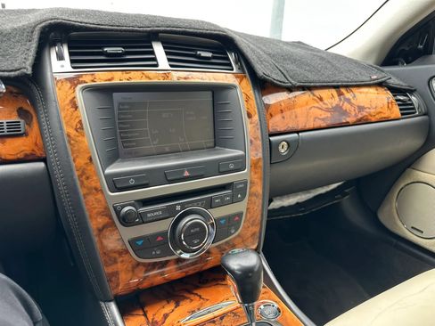 Used 2007 Jaguar XKR R RWD image 32