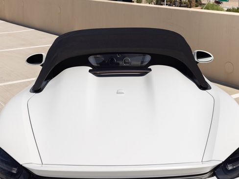 Used 2021 Porsche 718 Boxster Spyder RWD image 15