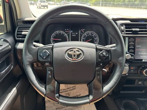 Certified 2024 Toyota 4Runner TRD Off-Road Premium w/ Moonroof Package AWD/4WD image 11