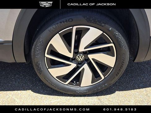 Used 2025 Volkswagen Atlas SE FWD image 30