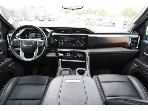 Used 2025 GMC Sierra 2500 Denali w/ Denali Reserve Package AWD/4WD image 7