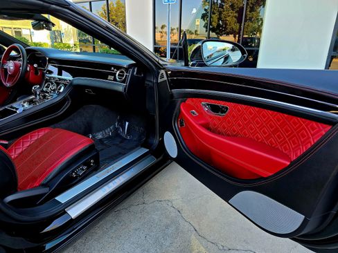 Used 2020 Bentley Continental GT w/ First Edition Specification image 38