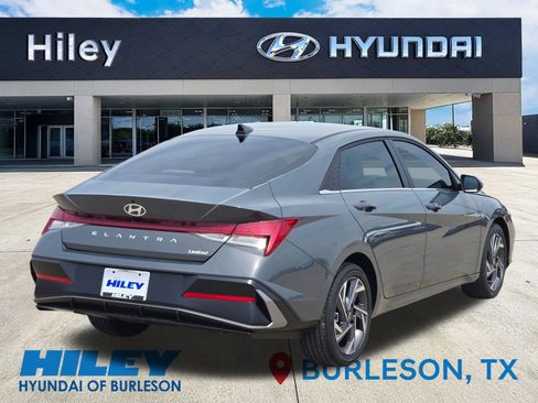 New 2026 Hyundai Elantra Limited FWD image 4