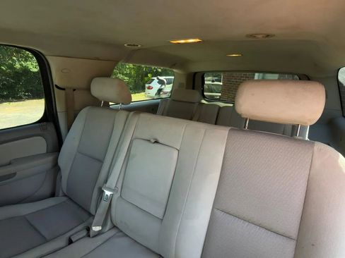 Used 2009 Chevrolet Suburban LT image 5