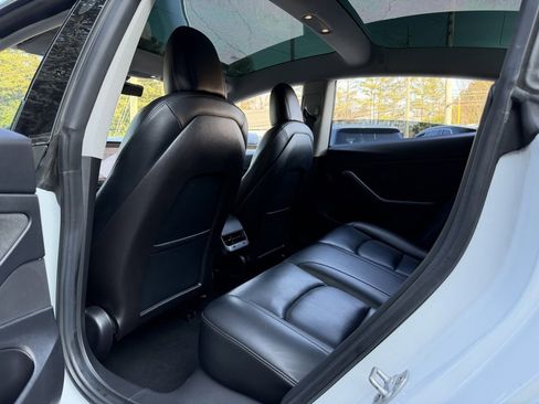 Used 2020 Tesla Model 3 Standard Range Plus image 31