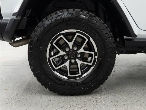Used 2026 Jeep Wrangler Unlimited Rubicon w/ Safety Group AWD/4WD image 36