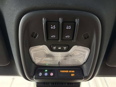 Used 2025 GMC Canyon AT4 w/ Technology Plus Package AWD/4WD image 46