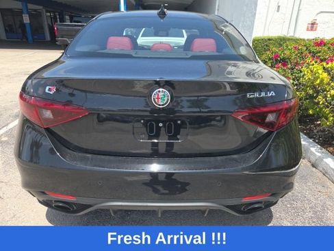 Used 2022 Alfa Romeo Giulia Veloce RWD image 6