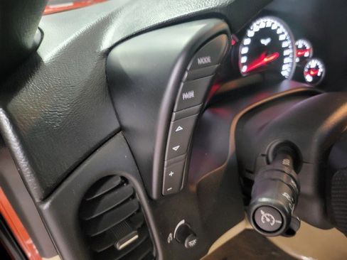 Used 2005 Chevrolet Corvette Coupe w/ Preferred Equipment Group RWD image 16
