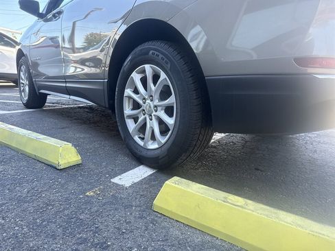 Used 2018 Chevrolet Equinox LT image 6