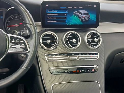 Used 2021 Mercedes-Benz GLC 300 image 27