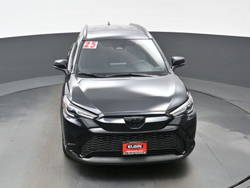 Used 2025 Toyota Corolla Cross AWD Hybrid w/ Moonroof Package image 36