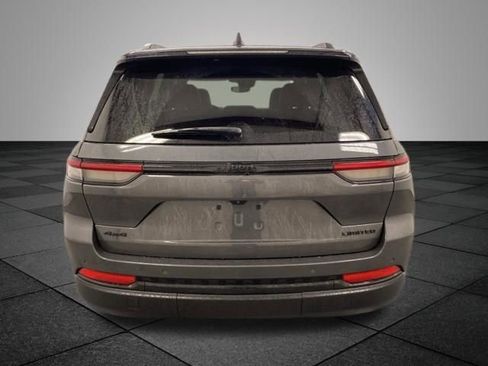Used 2024 Jeep Grand Cherokee Limited w/ Black Appearance Package AWD/4WD image 5