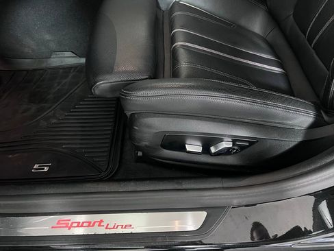 Used 2017 BMW 540i xDrive image 29