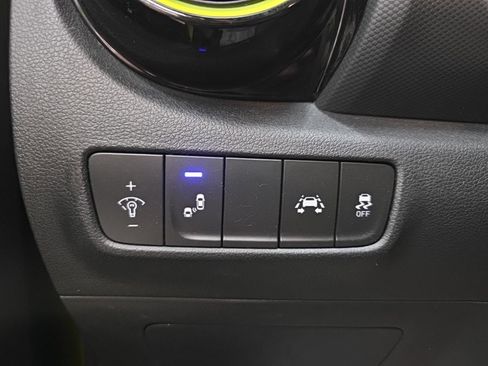 Used 2020 Hyundai Kona Limited image 32