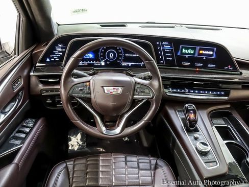 Certified 2023 Cadillac Escalade ESV Premium Luxury Platinum w/ Heavy-Duty Trailer Package image 13