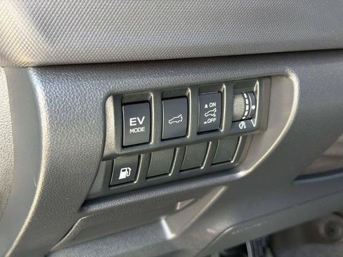 Used 2025 Subaru Forester Limited AWD/4WD image 23