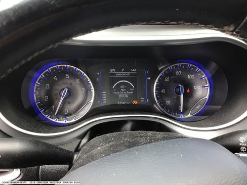 Used 2019 Chrysler Pacifica Touring Plus w/ S Appearance Package FWD image 8