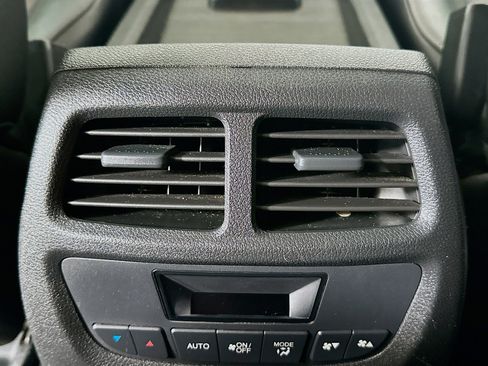 Used 2017 Honda Pilot Touring image 27