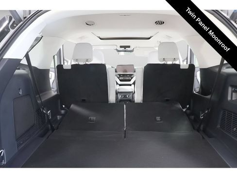 Used 2026 Ford Explorer Platinum w/ LUX Leather Package AWD/4WD image 27