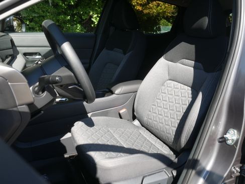 New 2026 Nissan Kicks SV w/ SV Premium Package image 26