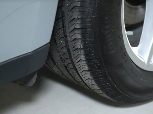 Used 2025 Porsche Macan image 41