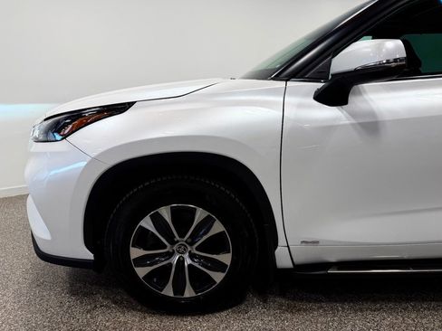 Used 2022 Toyota Highlander XLE image 15