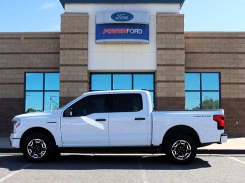 Certified 2023 Ford F150 Lightning XLT AWD/4WD image 9