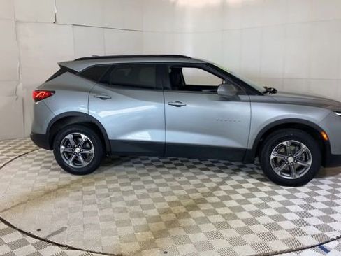 Used 2024 Chevrolet Blazer LT w/ Convenience Package FWD image 4