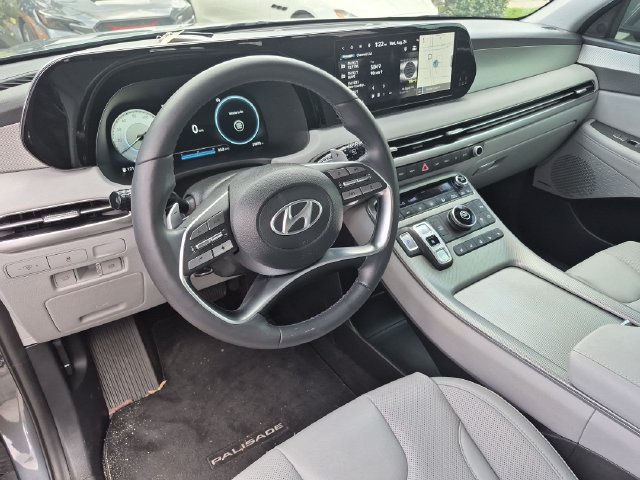 Used 2023 Hyundai Palisade SEL w/ Premium Package FWD image 10