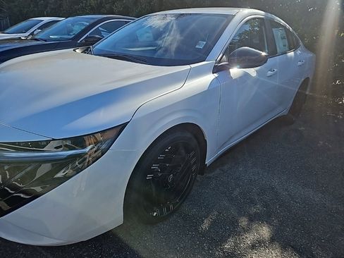 New 2026 Nissan Sentra SR image 2