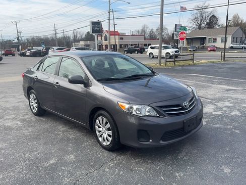Used 2013 Toyota Corolla LE image 1