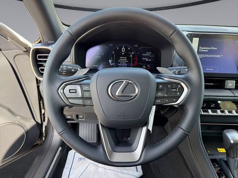 Used 2026 Lexus IS 350 F Sport w/ Accessory Package Z1 RWD image 21