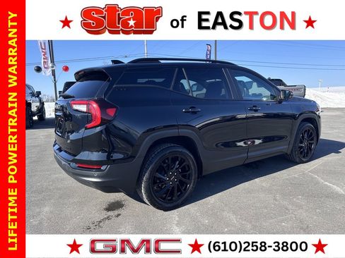 Used 2023 GMC Terrain SLE w/ Driver Convenience Package image 9